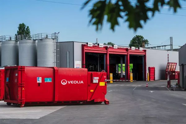 Food waste recovery centers